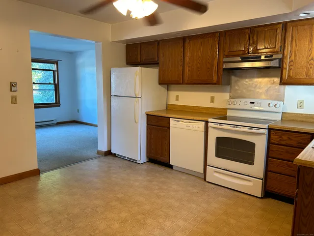 $1,900 | 90 Godfrey Road, Groton, CT 06355