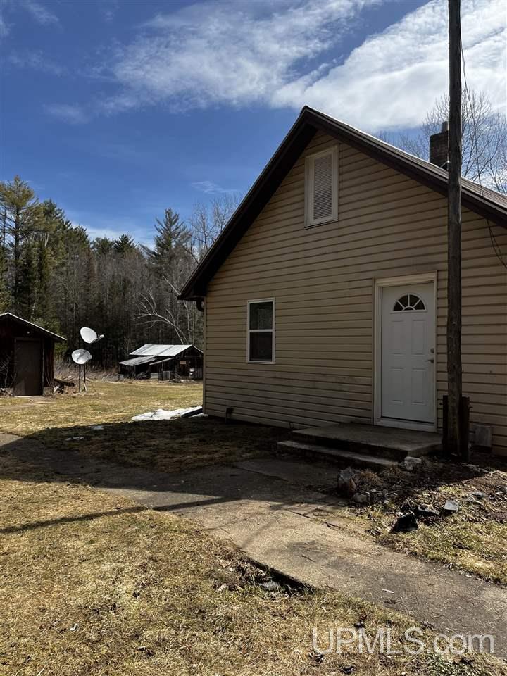 N9588 Pete's Road Felch, MI 49831 - Photo 2 of 8