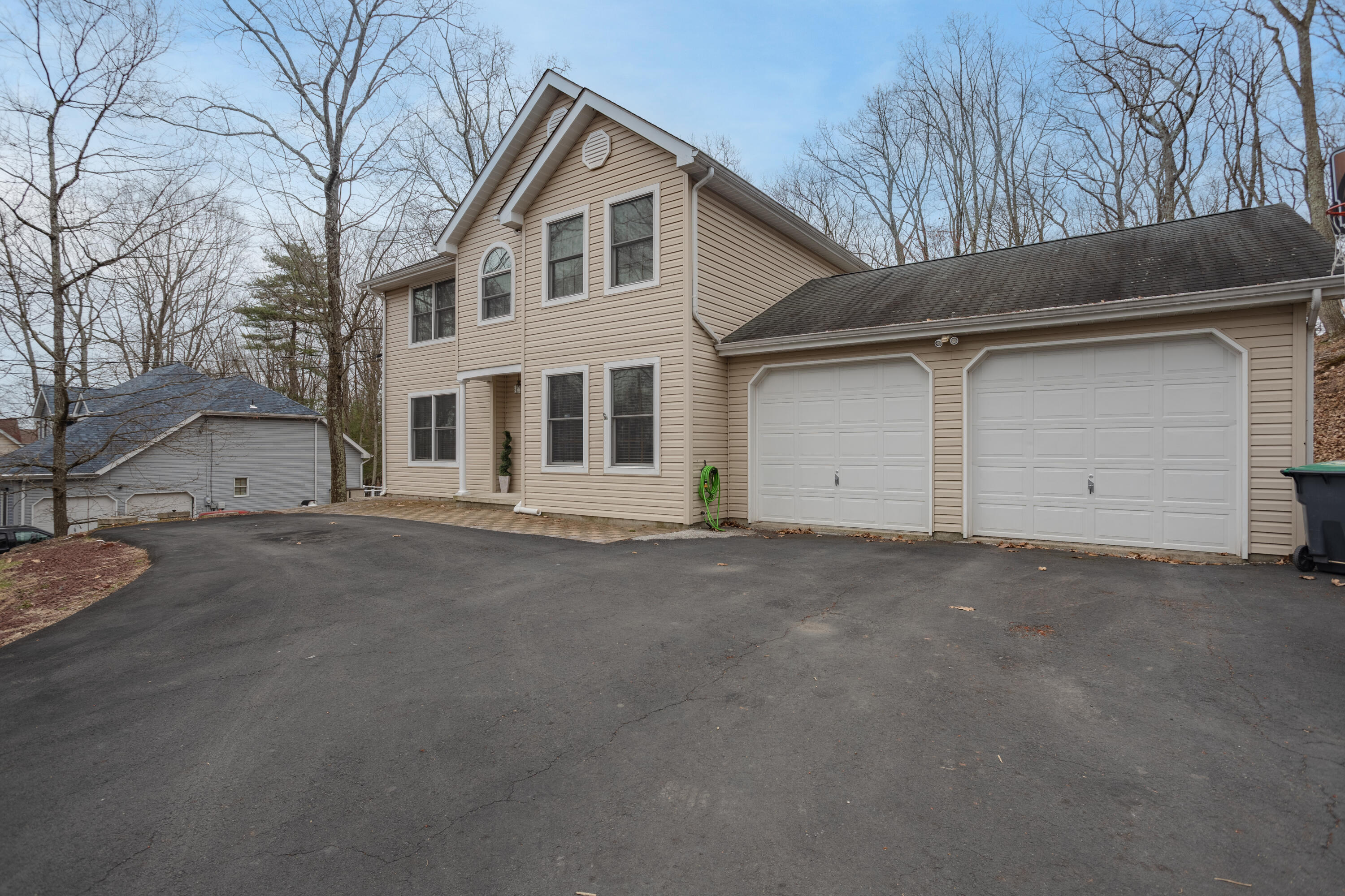 128 Cardinal Road Cresco, PA 18326 - Photo 2 of 35 128 Cardinal Rd-4