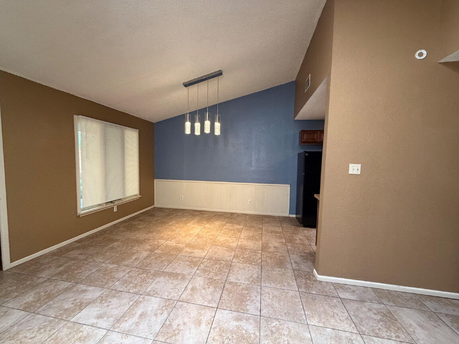 3107 75th Street, Unit B Lubbock, TX 79423 - Photo 5 of 9 5