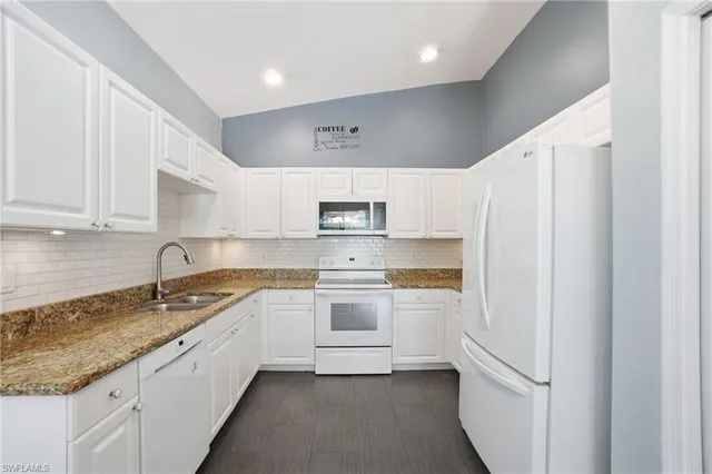 $525,000 | 7110 Wild Forest Court, Unit 202, Naples, FL 34109