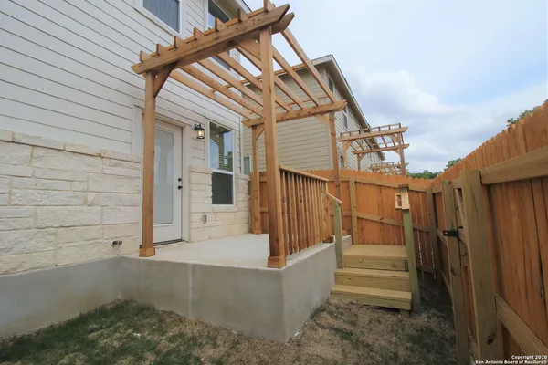 $1,495 | 320 Untermaier Street, New Braunfels, TX 78130
