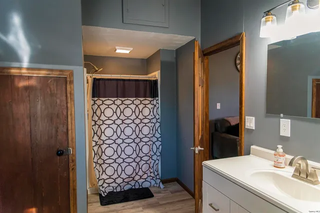 $164,900 | 1621 Highway 24, Paloma, IL 62359