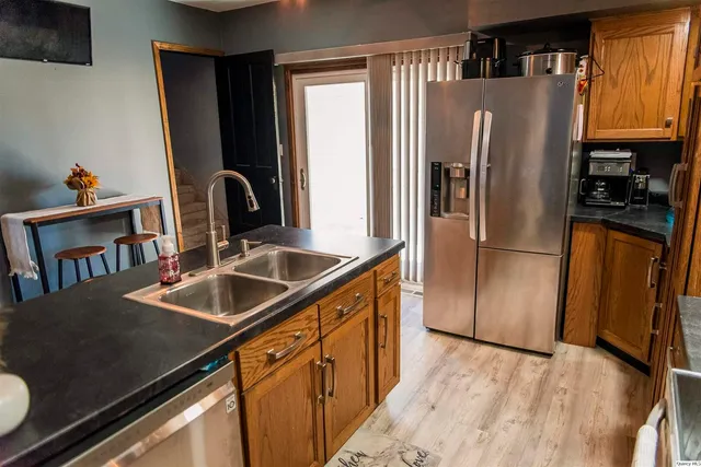 $164,900 | 1621 Highway 24, Paloma, IL 62359