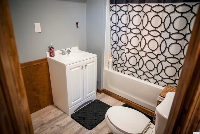 $164,900 | 1621 Highway 24, Paloma, IL 62359