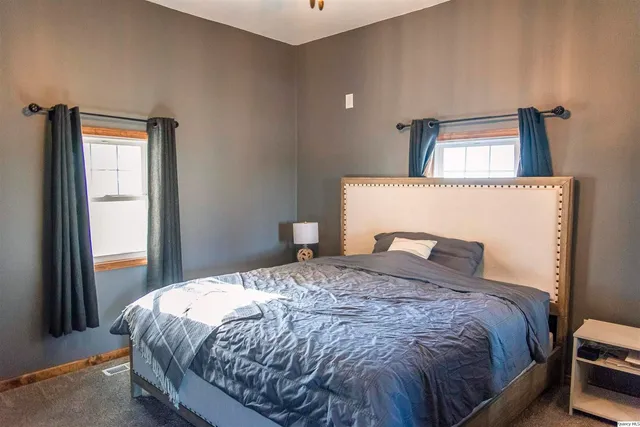 $164,900 | 1621 Highway 24, Paloma, IL 62359