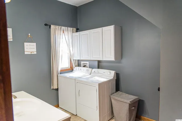 $164,900 | 1621 Highway 24, Paloma, IL 62359