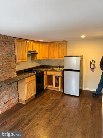 $1,300 | 26 Elm Street, Unit 2, Lambertville, NJ 08530