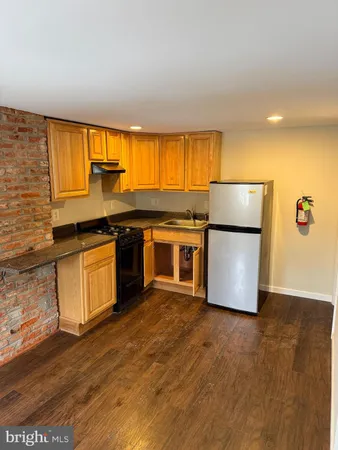 $1,300 | 26 Elm Street, Unit 2, Lambertville, NJ 08530