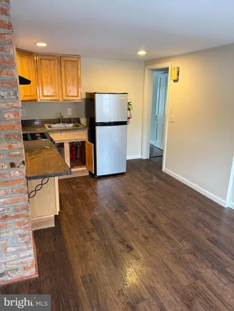 $1,300 | 26 Elm Street, Unit 2, Lambertville, NJ 08530