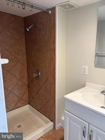 $1,300 | 26 Elm Street, Unit 2, Lambertville, NJ 08530