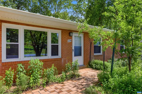 $479,000 | 2238 Banbury Street, Charlottesville, VA 22901