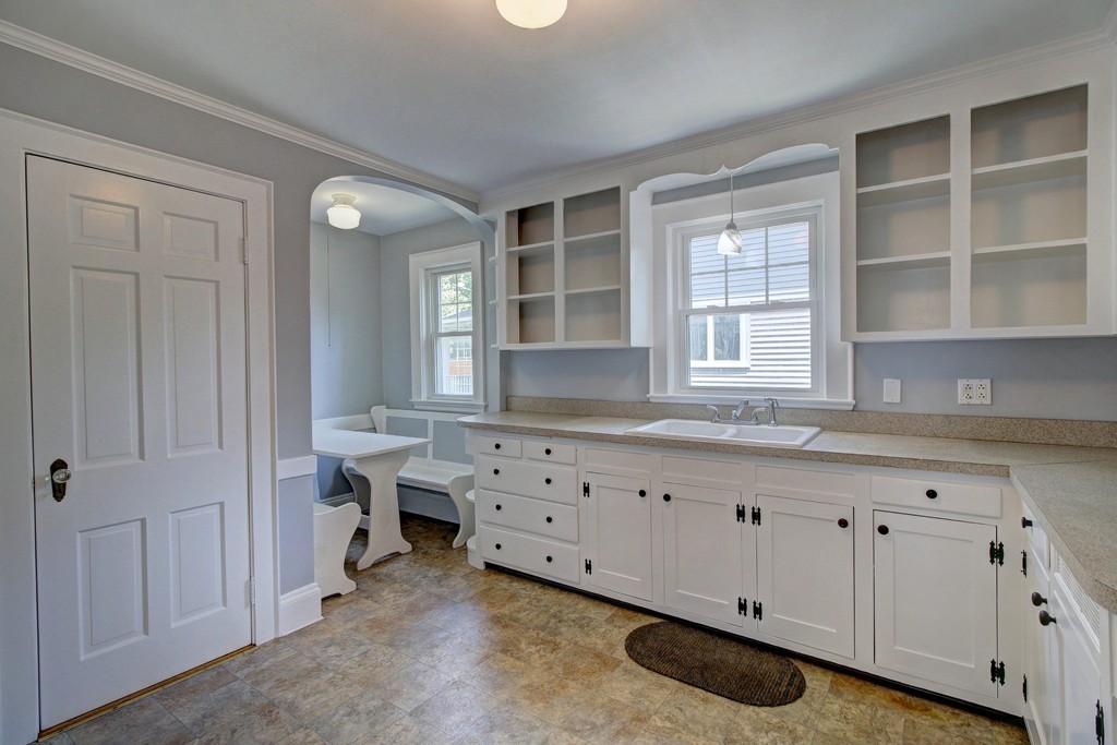 42 Chickatabot Road Quincy, MA 02169 - Photo 9 of 24 Gallery Image 9