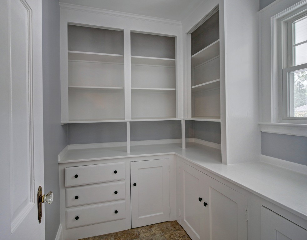 42 Chickatabot Road Quincy, MA 02169 - Photo 10 of 24 Gallery Image 10