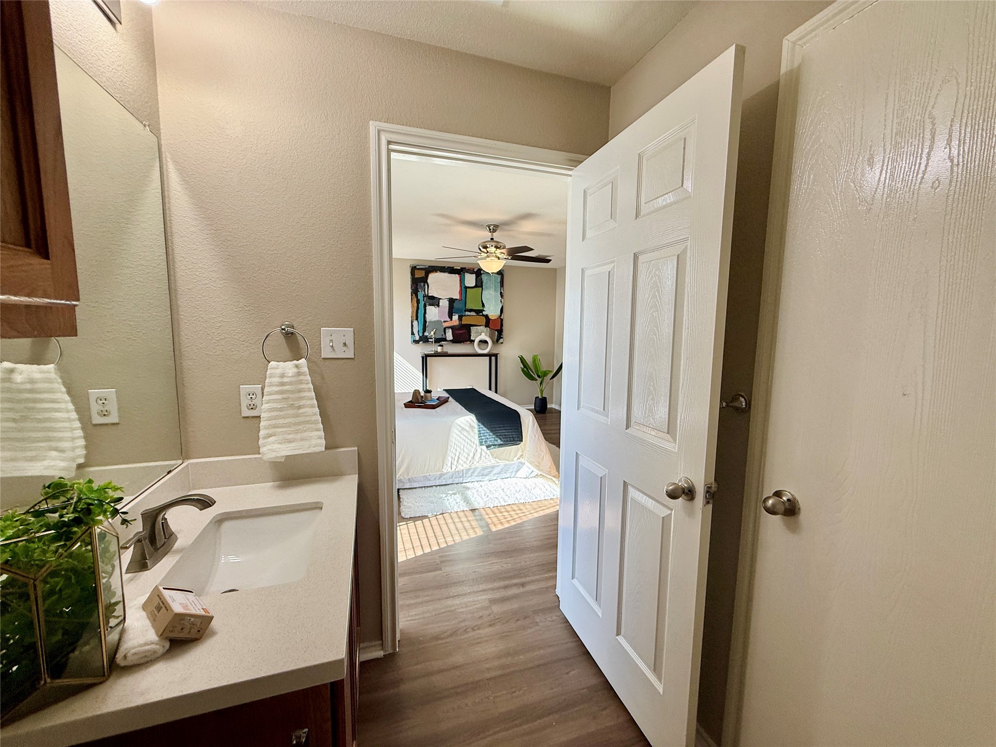 228 Black Forest Road Buda, TX 78610 - Photo 18 of 24 Master bathroom