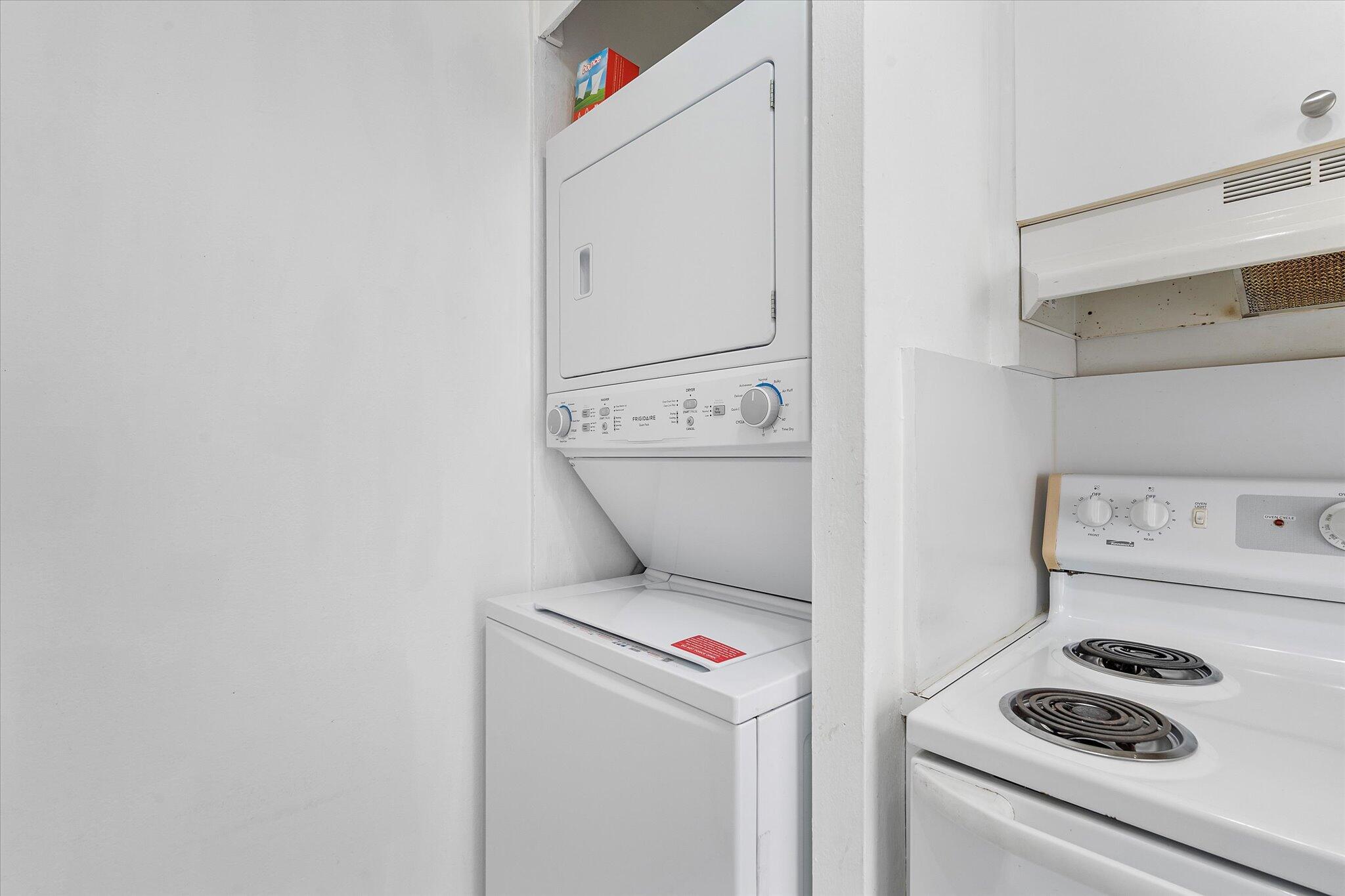 2138 Southwest 6th Street, Unit 301 Miami, FL 33135 - Photo 8 of 15 a utility room with dryer and washer
