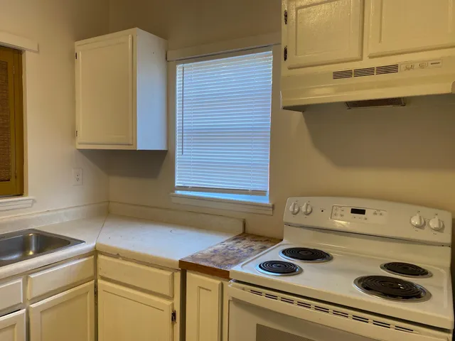 $1,200 | 1110 North Woodward Avenue, Tallahassee, FL 32304