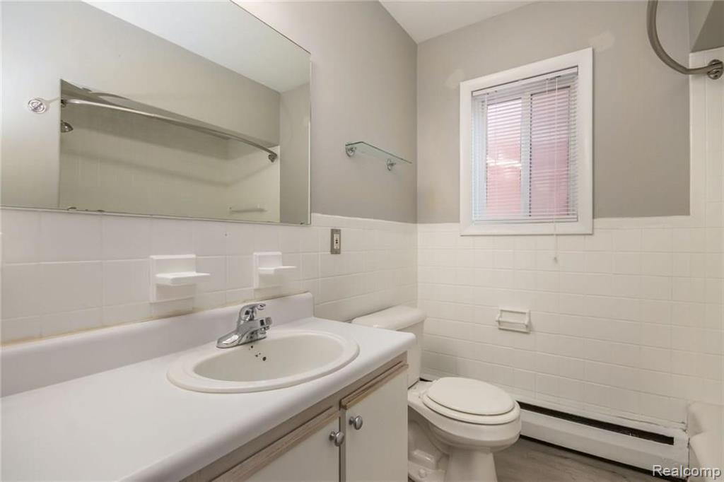 649 West Maple Road, Unit 6492 Clawson, MI 48017 - Photo 11 of 27