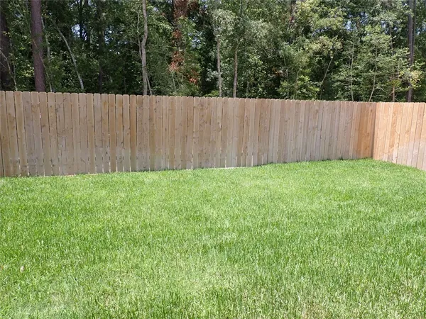 $1,900 | 14986 Cypress Holw Drive, New Caney, TX 77357