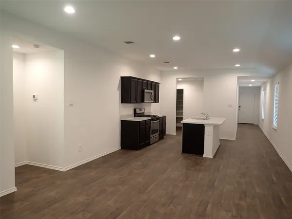 $1,900 | 14986 Cypress Holw Drive, New Caney, TX 77357