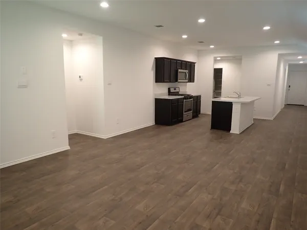 $1,900 | 14986 Cypress Holw Drive, New Caney, TX 77357