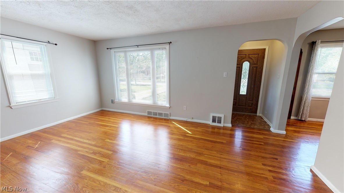 1619 Edgefield Road Lyndhurst, OH 44124 - Photo 2 of 21