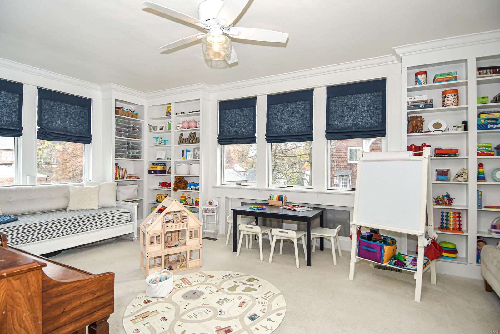 614 South Berry Road St. Louis, MO 63122 - Photo 34 of 92 Gallery Image 34