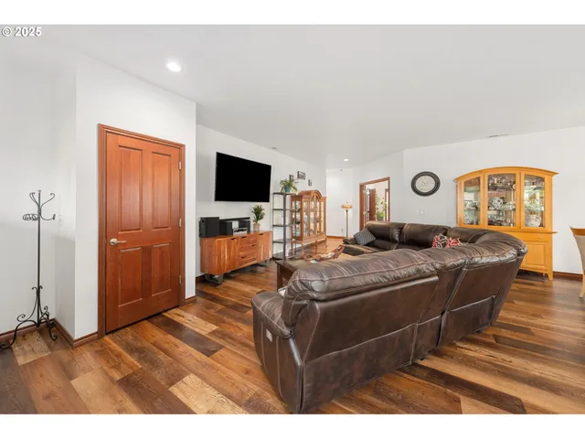 $749,900 | 23072 Southwest Mansfield Street, Sherwood, OR 97140