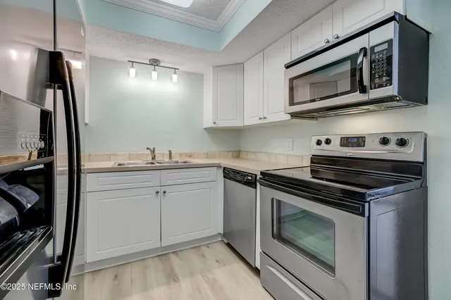 $1,250 | 6561 Mission Court, Unit 4, Jacksonville, FL 32217