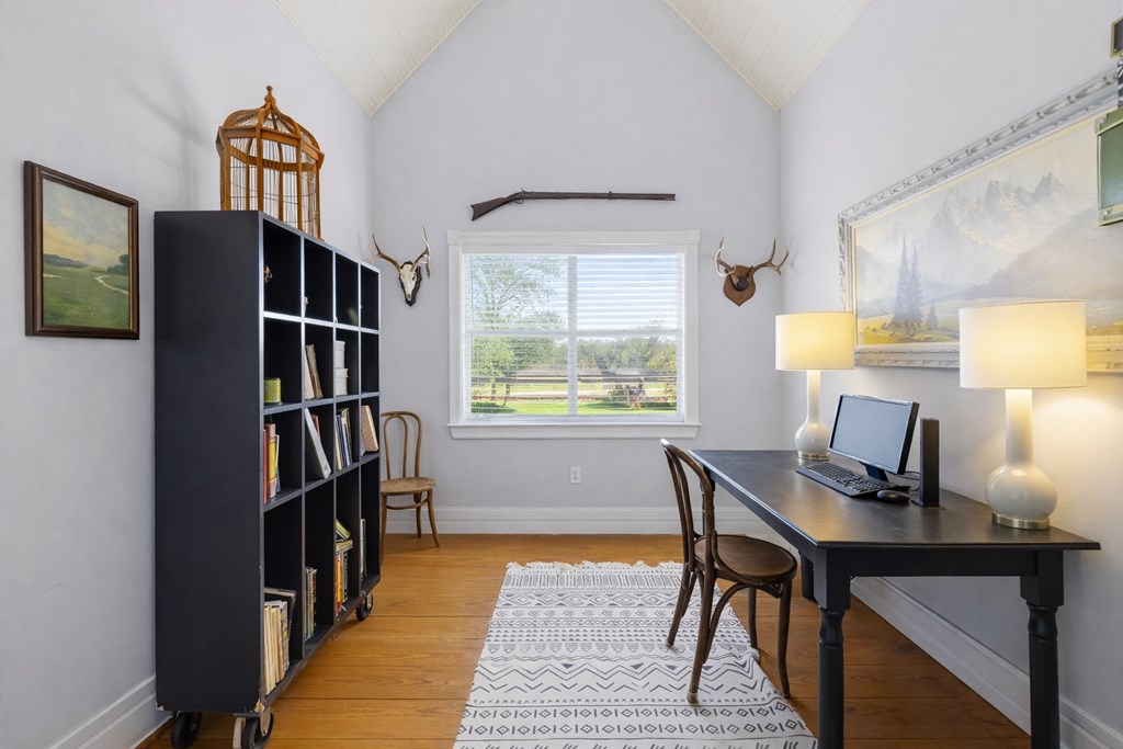 704 North Creek Road Comfort, TX 78013 - Photo 12 of 37