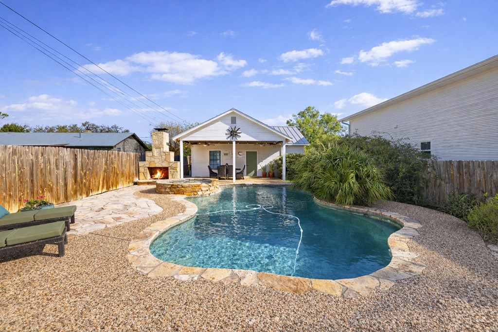 704 North Creek Road Comfort, TX 78013 - Photo 29 of 37