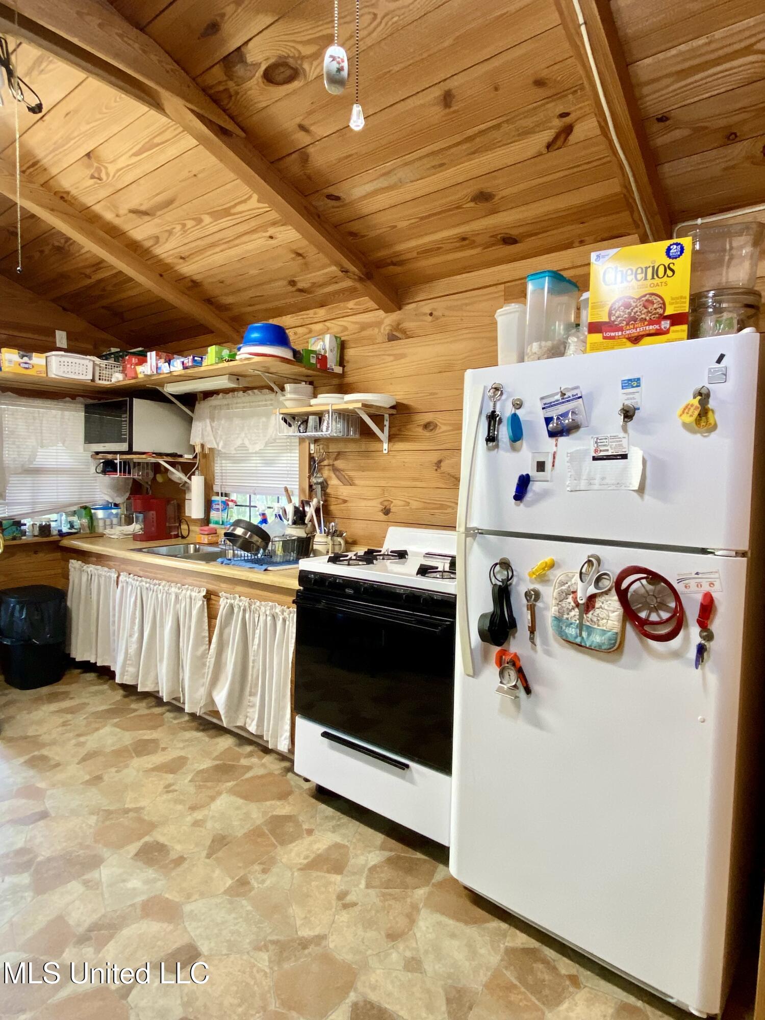 260 Remington Road Poplarville, MS 39470 - Photo 8 of 36 3E, IMG_5162