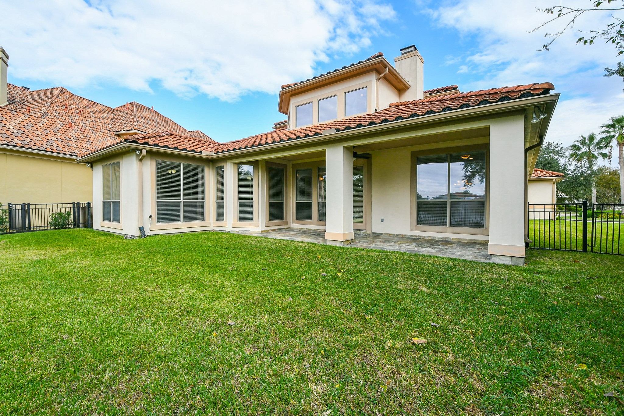2014 Flower Garden Lane Houston, TX 77077 - Photo 31 of 32 front view of a house with a garden