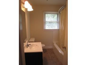 333 Pine Hill Road Elizabethton, TN 37643 - Photo 3 of 9 Hall Bathroom