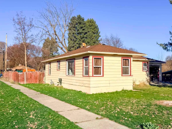$325,000 | 780 Larch Street, Kettle Falls, WA 99141
