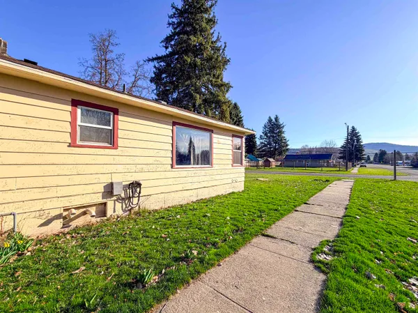 $325,000 | 780 Larch Street, Kettle Falls, WA 99141