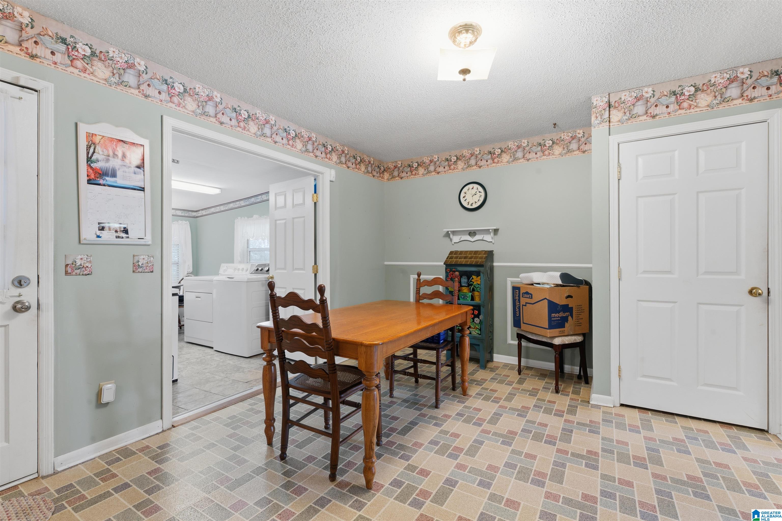 552 Overhill Road Pelham, AL 35124 - Photo 13 of 32