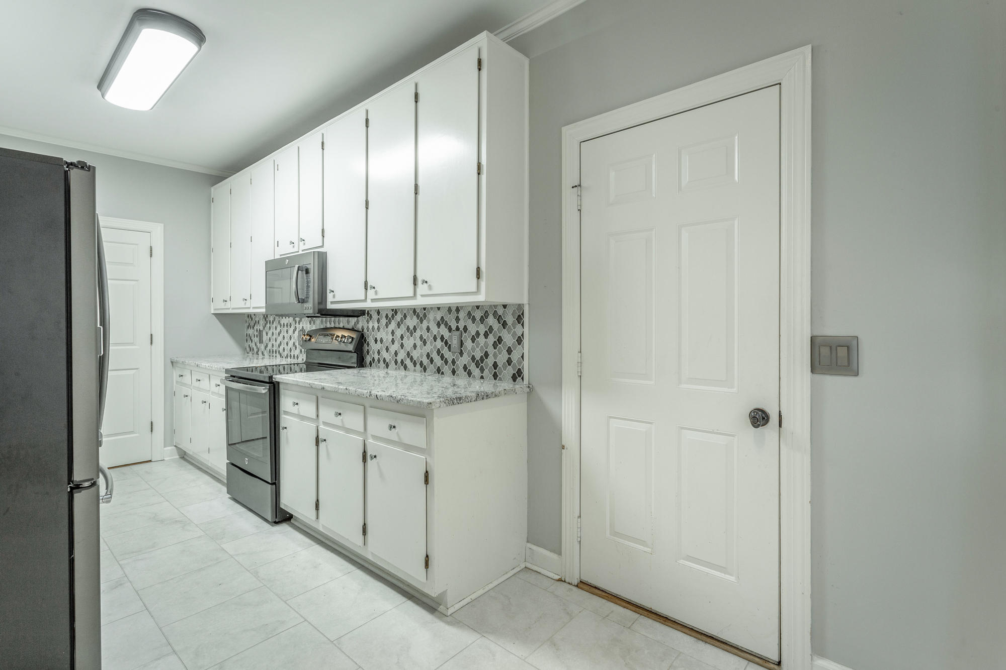 565 Winterview Lane Chattanooga, TN 37409 - Photo 15 of 41 Galley Style Kitchen with Updates