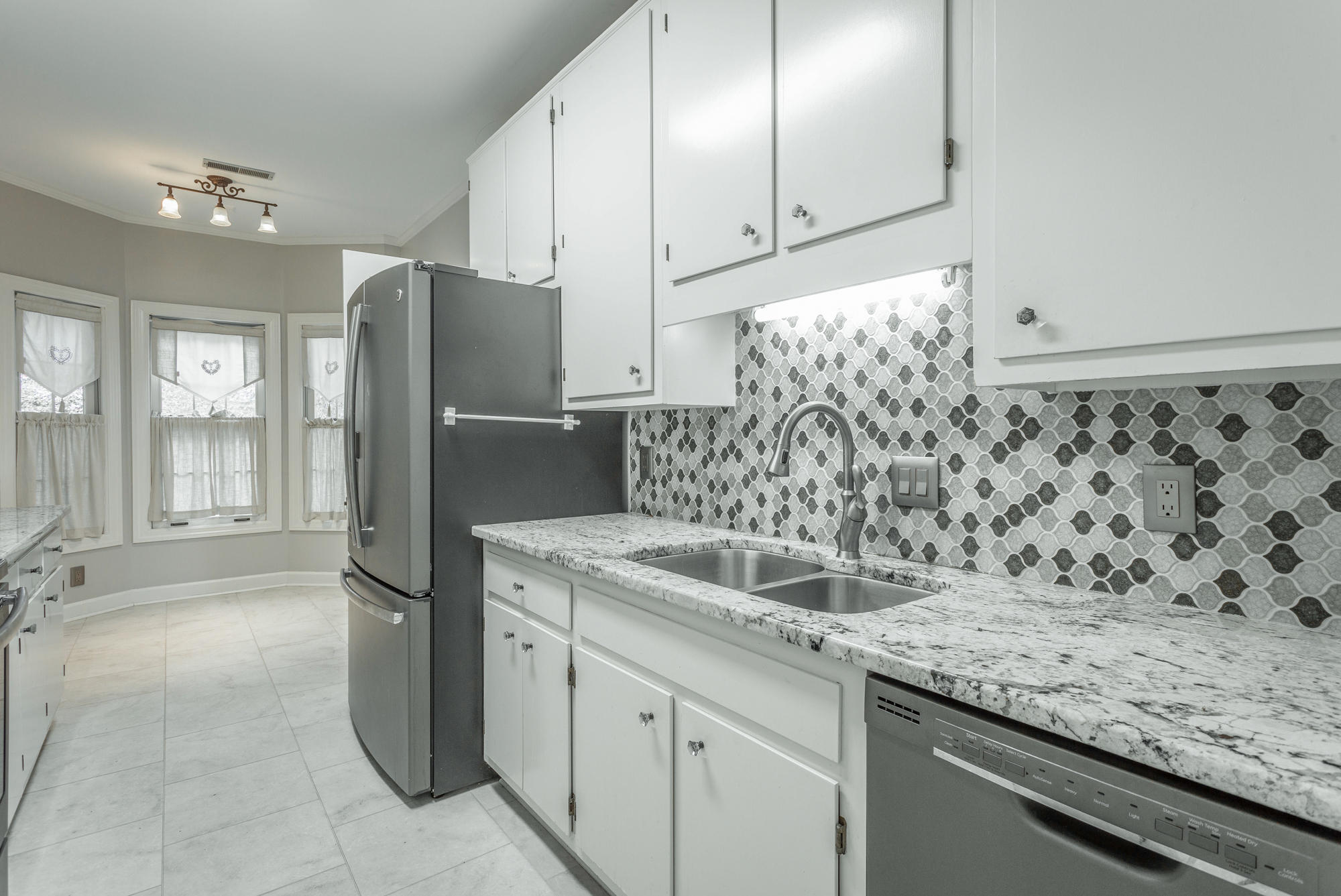 565 Winterview Lane Chattanooga, TN 37409 - Photo 19 of 41 View of Breakfast Nook from Kitchen