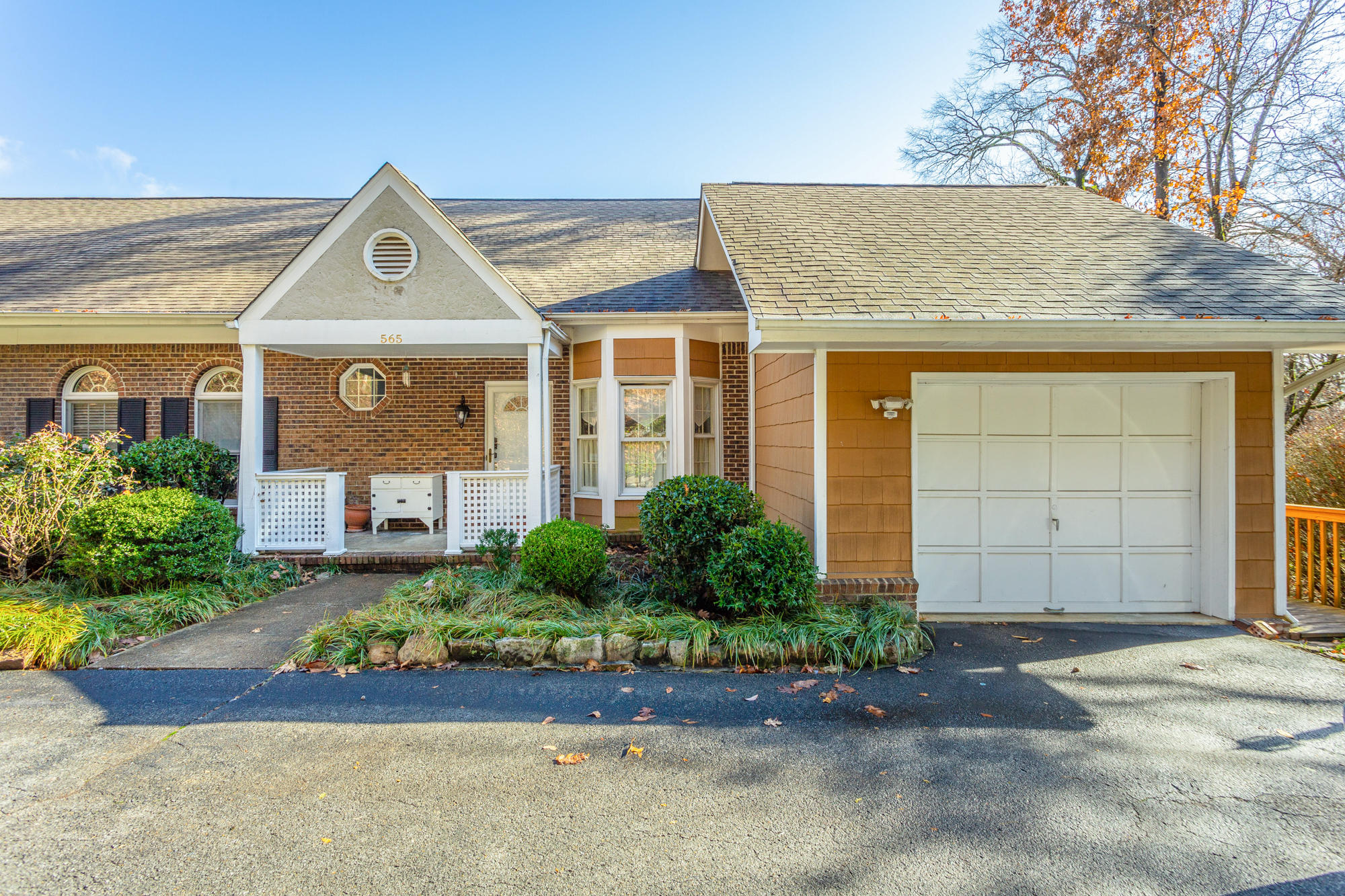 565 Winterview Lane Chattanooga, TN 37409 - Photo 2 of 41 2 Story Home with Attached Garage