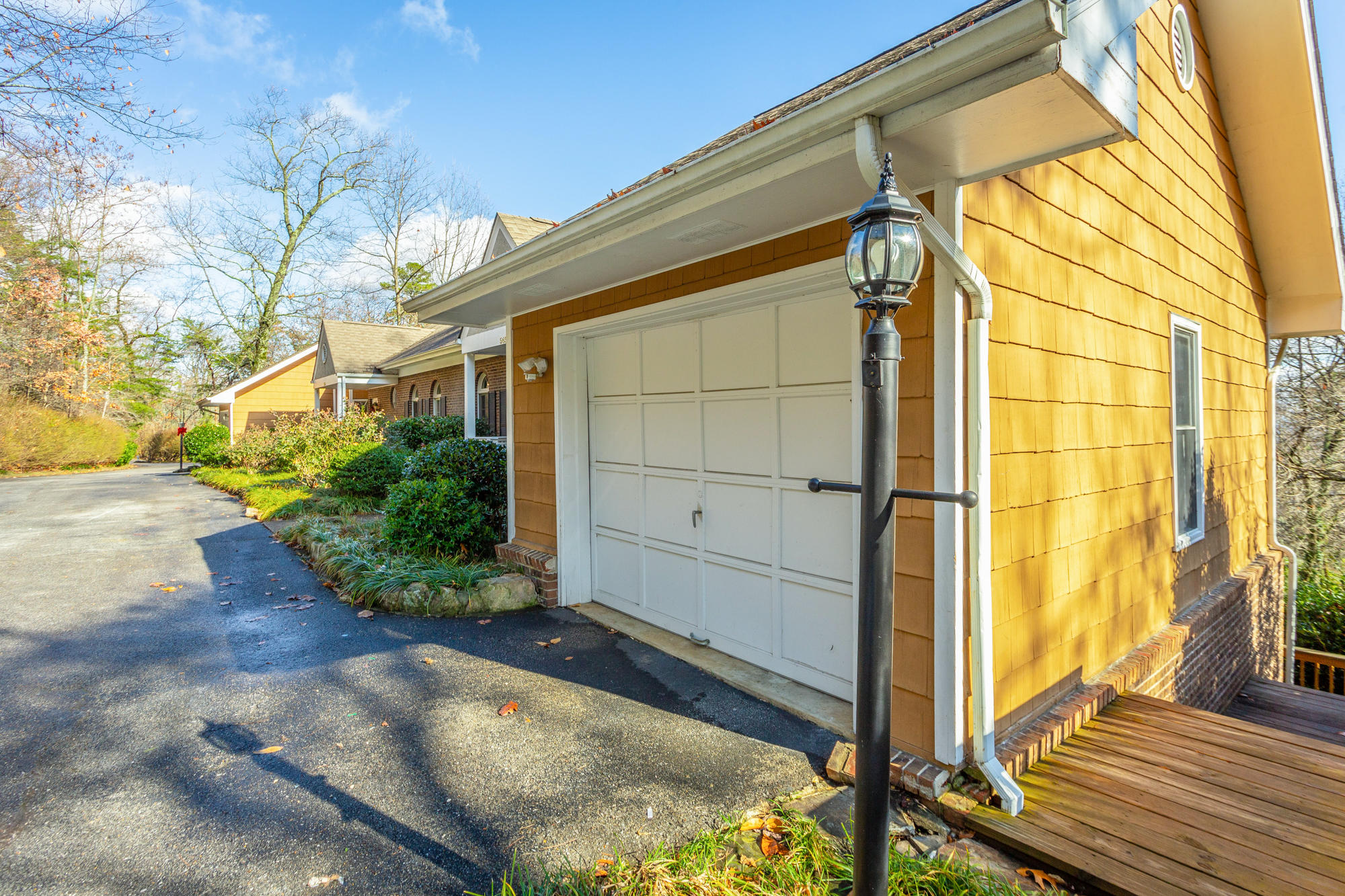 565 Winterview Lane Chattanooga, TN 37409 - Photo 3 of 41 2 story home with Attached Garage
