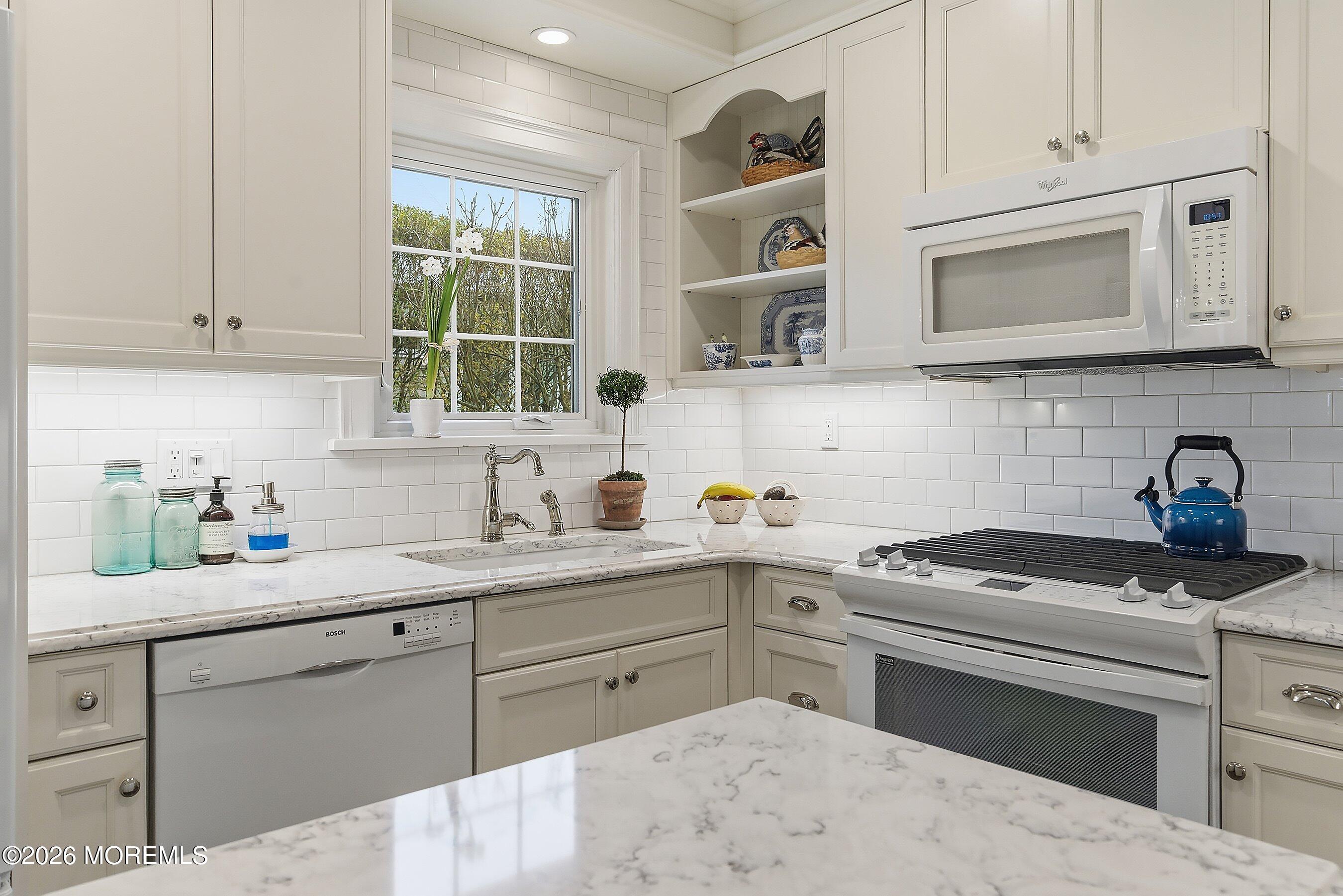 607 Cherokee Lane Brielle, NJ 08730 - Photo 19 of 64 19-Kitchen 1C