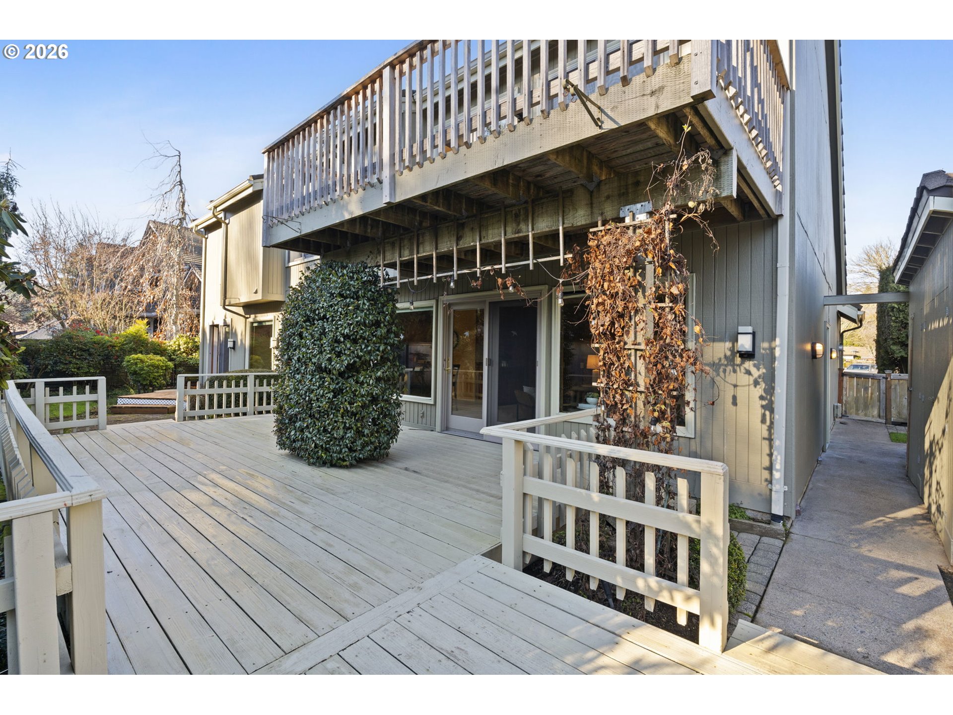 847 Fairway View Drive Eugene, OR 97401 - Photo 25 of 28 a view of a house with wooden deck
