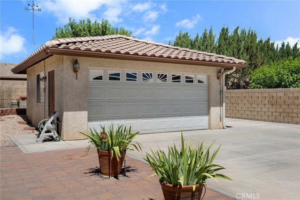 10636 Regency Road Hesperia, CA 92345 - Photo 4 of 32
