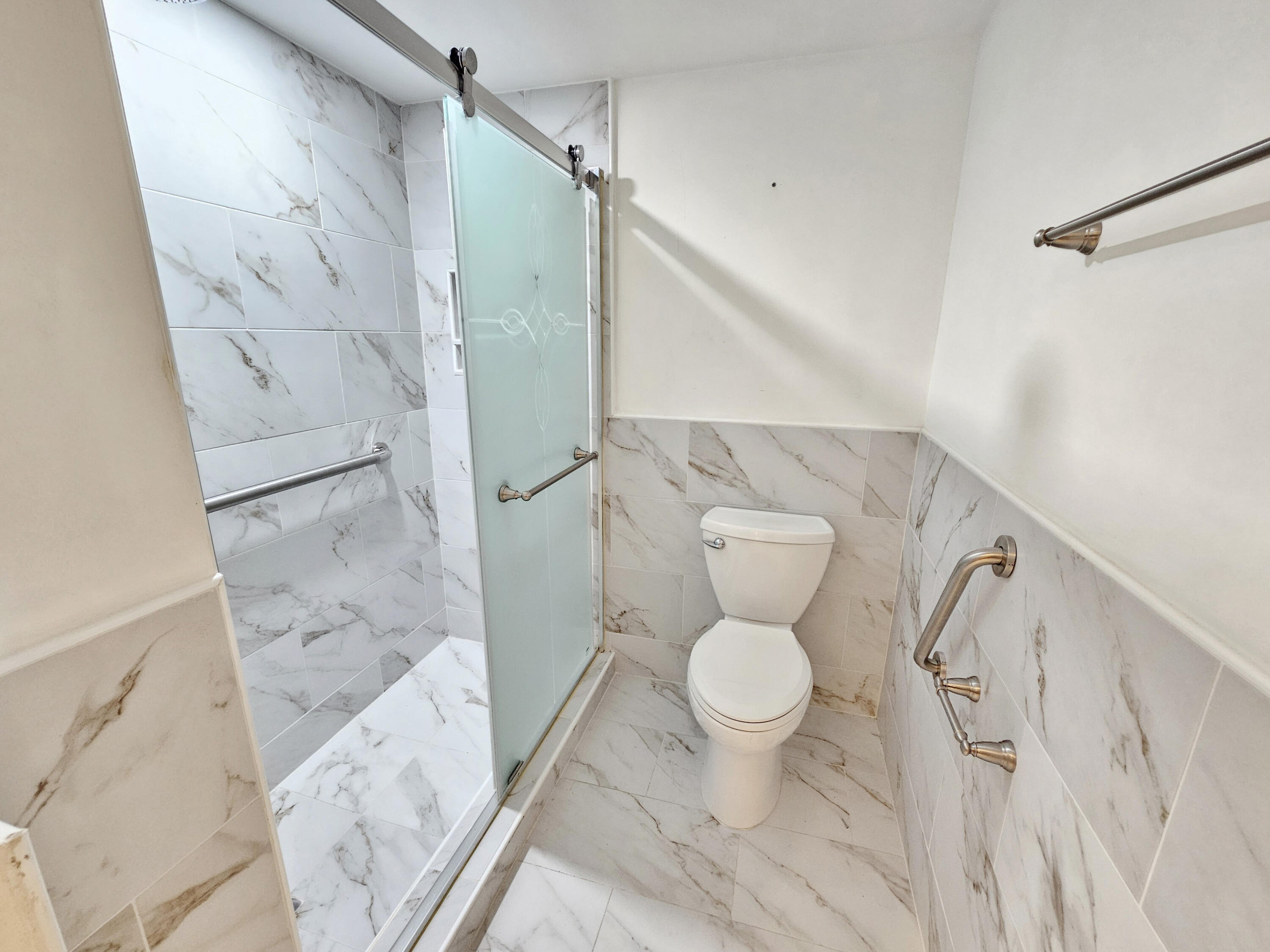 21815 Arriba Real, Unit 12E Boca Raton, FL 33433 - Photo 12 of 18 Bathroom 1