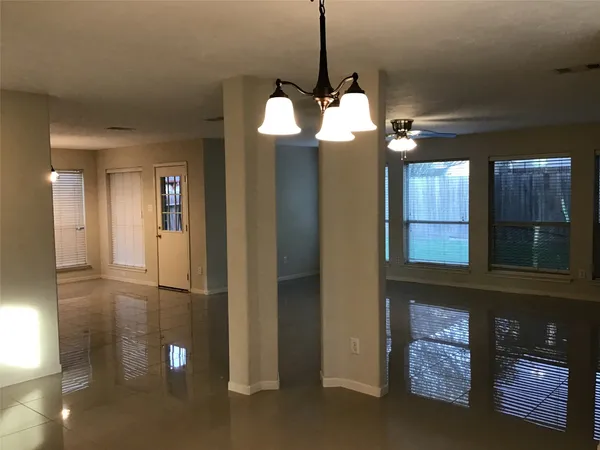a view of a livingroom with furniture