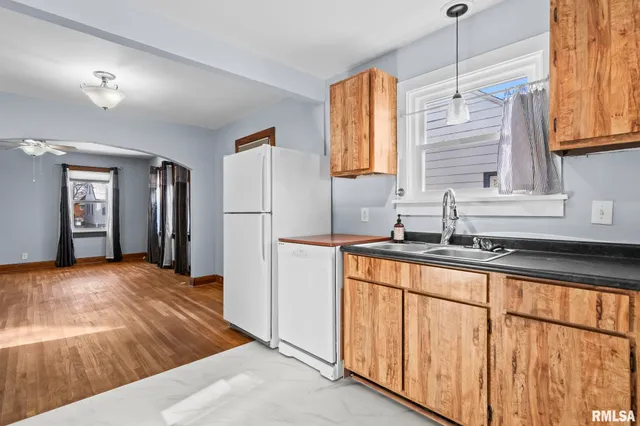 $120,000 | 235 North Illinois Street, Springfield, IL 62702