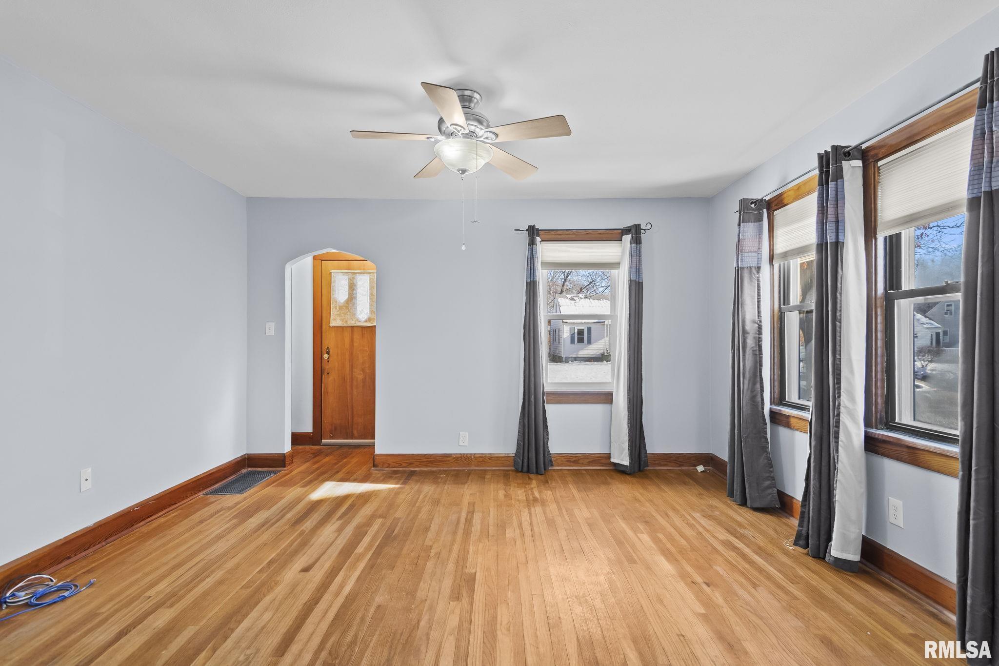 235 North Illinois Street Springfield, IL 62702 - Photo 4 of 28