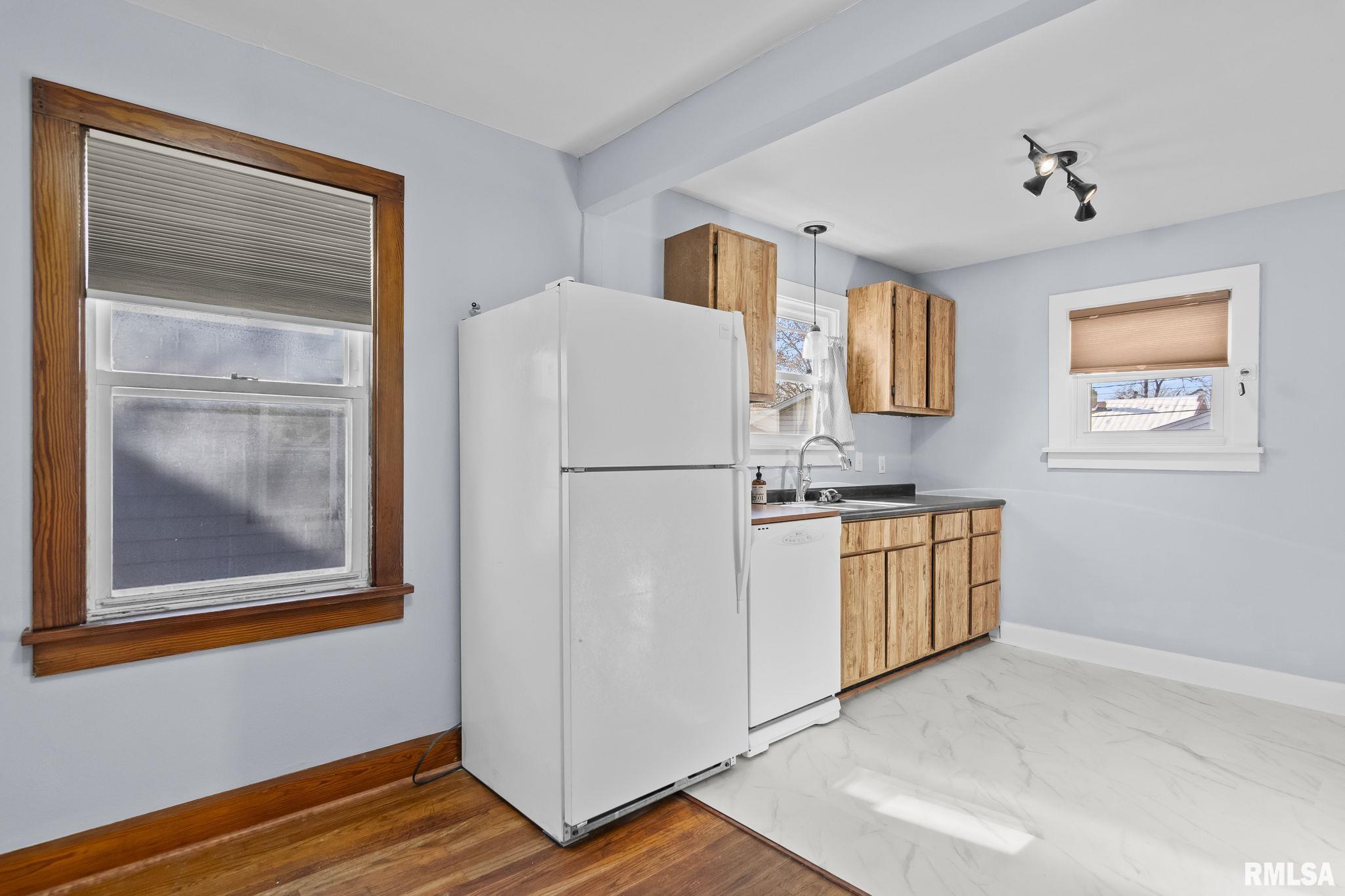 235 North Illinois Street Springfield, IL 62702 - Photo 9 of 28