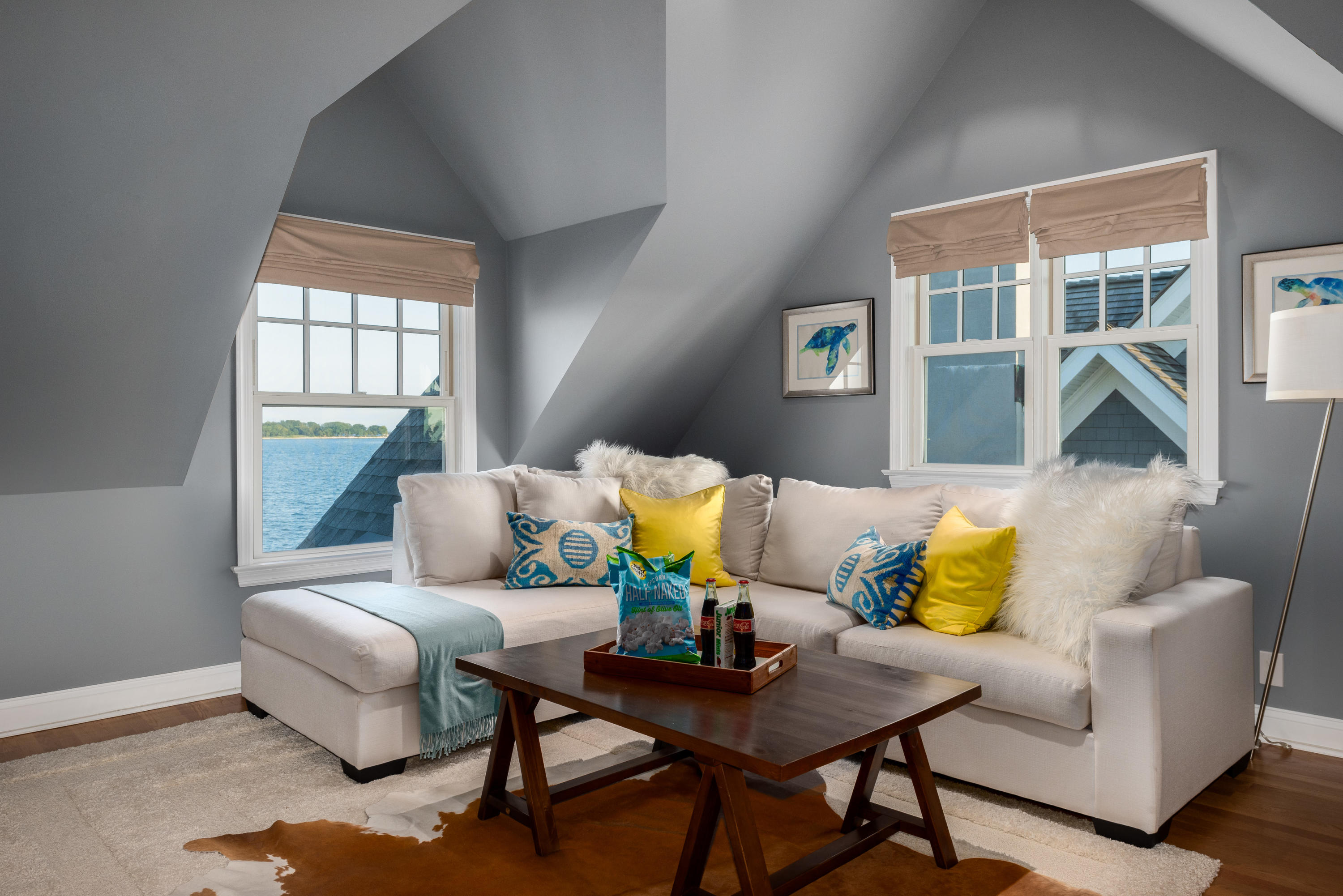 17 Rocky Point Road Rowayton, CT 06853 - Photo 18 of 25 a living room with furniture and a potted plant